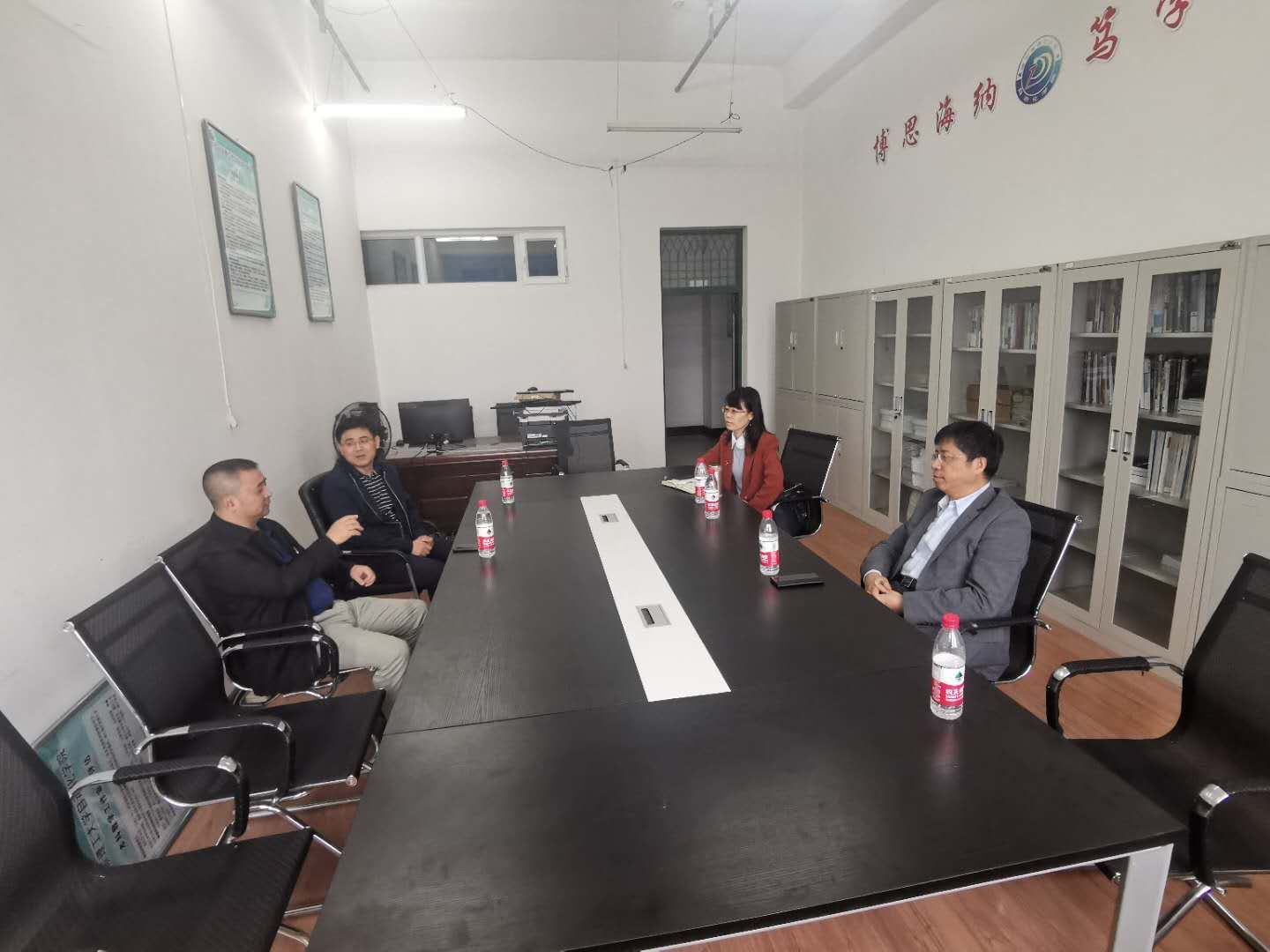 我校郑云辉校长应邀参加哈尔滨理工大学70周年校庆并就工业机器人项目与自动化学院专家深度交流(图6) 我校郑云辉校长应邀参加哈尔滨理工大学70周年校庆并就工业机器人项目与自动化学院专家深度交流(图6)